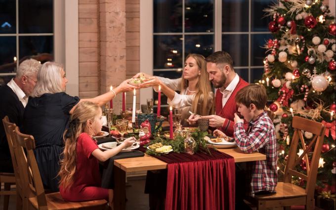 χριστουγεννιάτικο τραπέζι