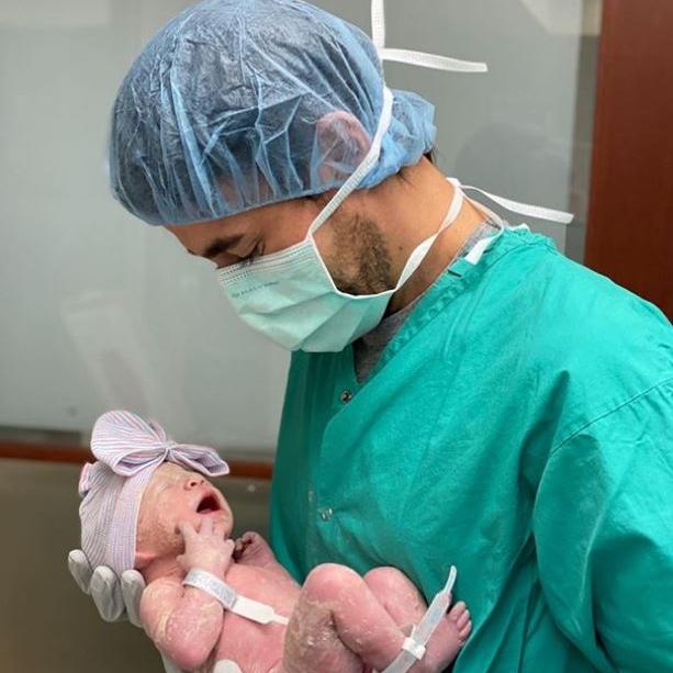 boom enrique inglesias μπαμπάς δεύτερη φορά