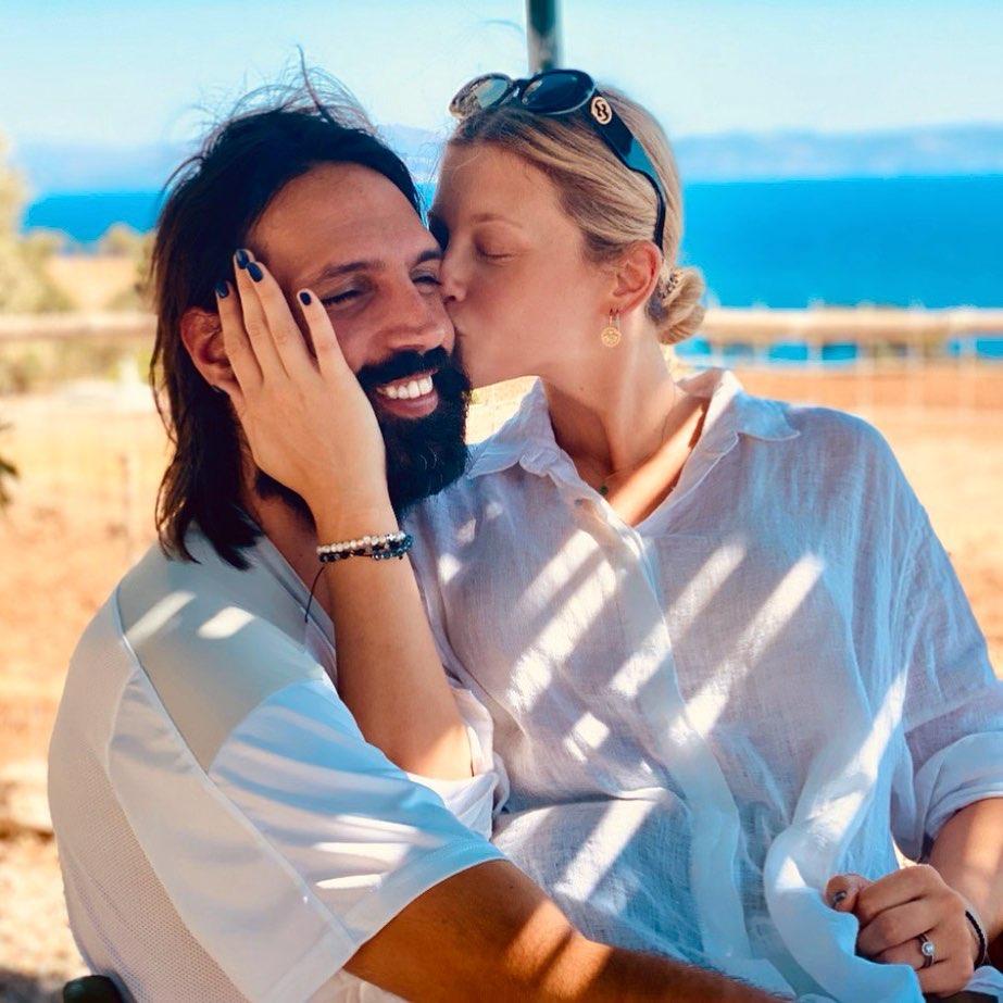 Η Κωνσταντίνα Κομμάτα με τη νεογέννητη κόρη της