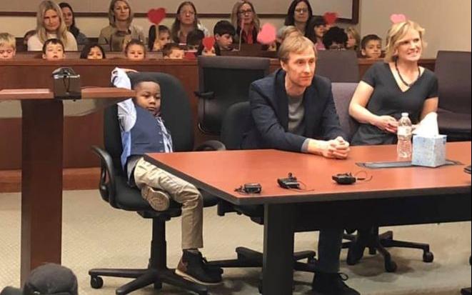 boom υιοθεσία νηπιαγωγείο