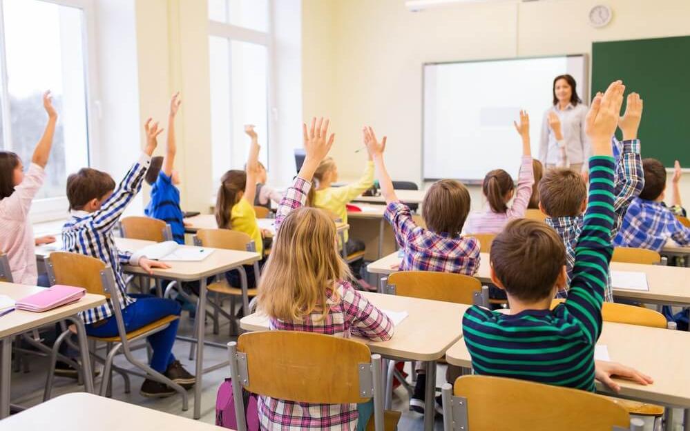 Καταργείται η αργία των Τριών Ιεραρχών 