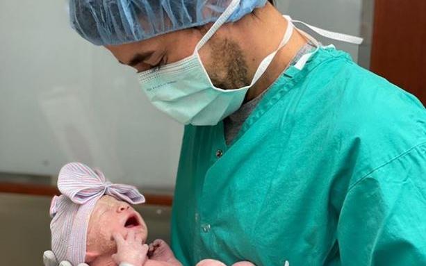 boom enrique inglesias μπαμπάς δεύτερη φορά