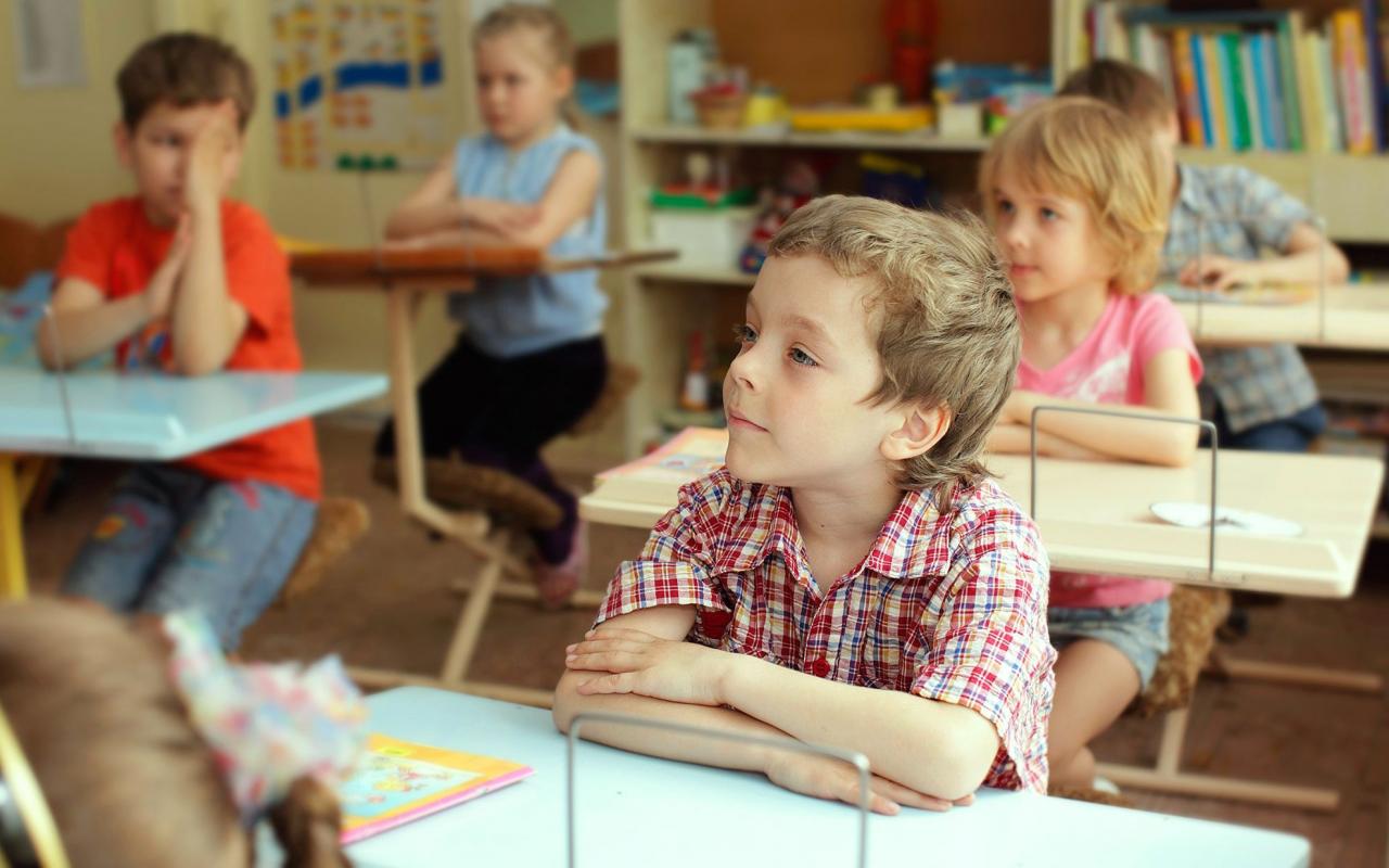 κορωνοιος σχολεία