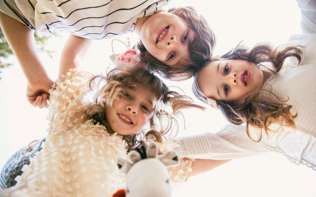 boom μόδα παιδιά διαφορετικές ηλικίες