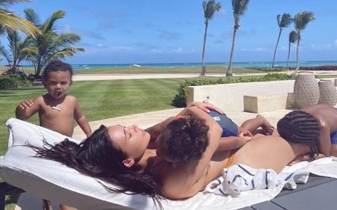 boom kim kardashian μαμά