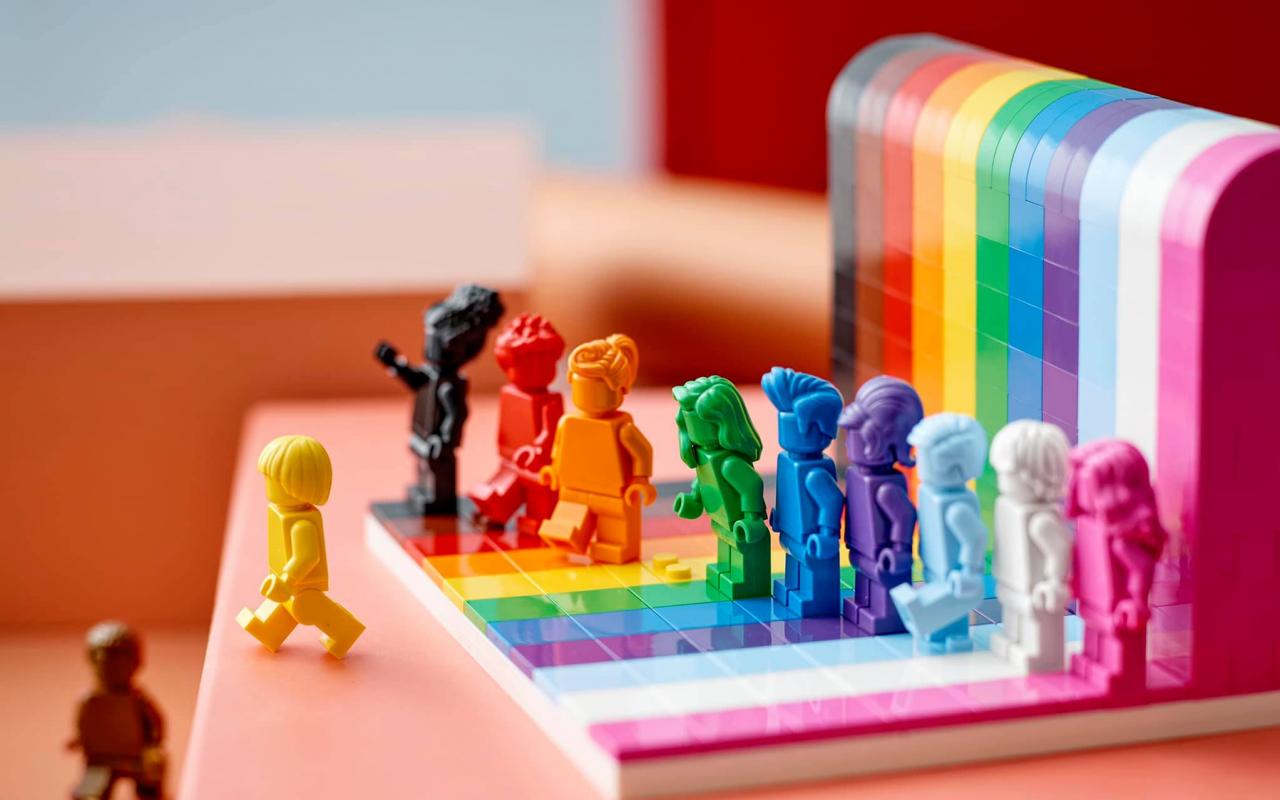 Το πρώτο ΛΟΑΤΚΙ+ σετ της LEGO