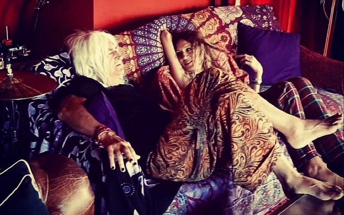 Baby boom news: Ο Νίκος Καρβέλας για 3η φορά πατέρας 