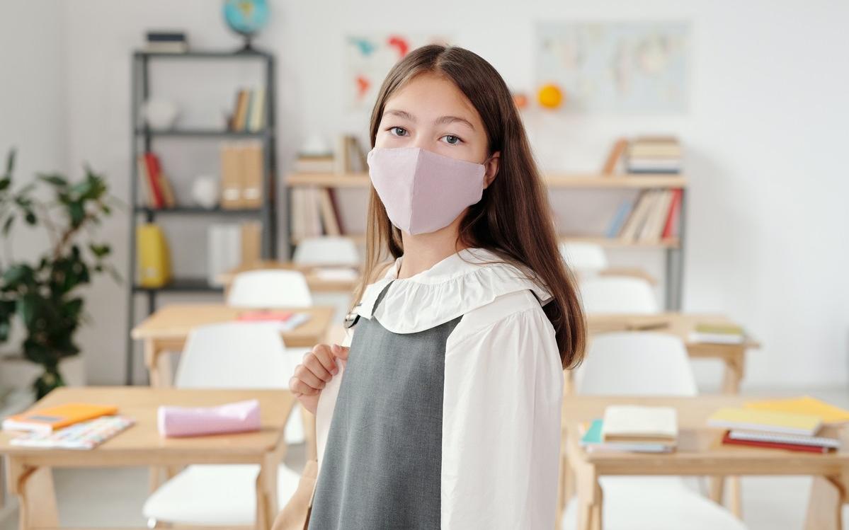 Κρούσματα σε σχολεία