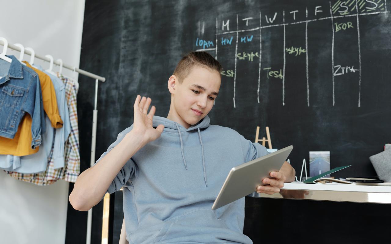 Έφηβοι και οθόνες