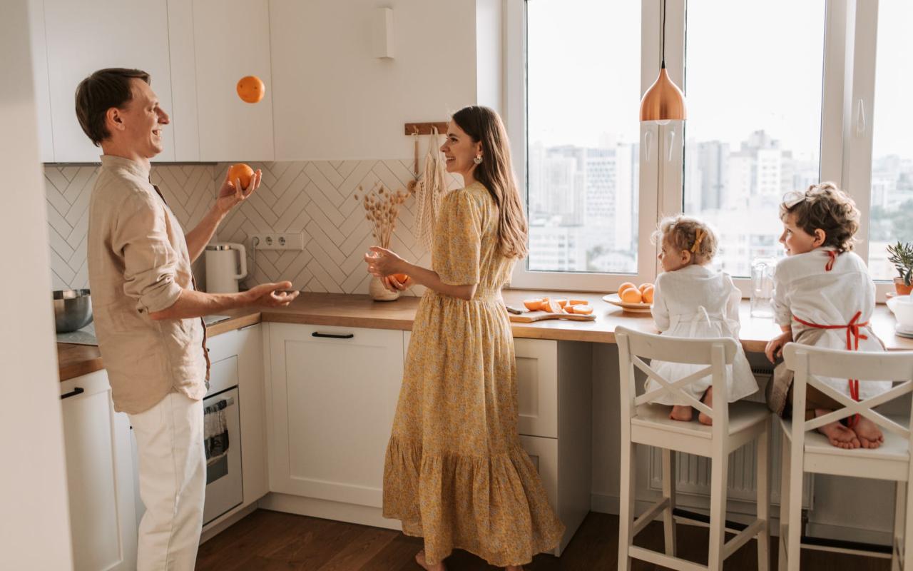 τρώμε όλοι μαζί 