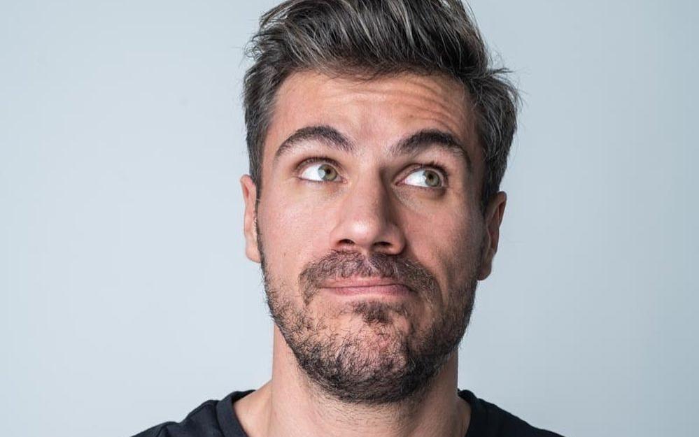 Άκης Πετρετζίκης