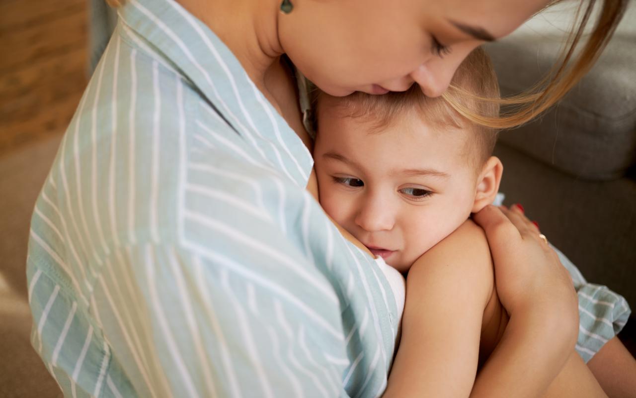 first time camp, αποχωρισμός, άγχος μαμάς, mommy's hugs, καταφύγιο, μητρική αγκαλιά