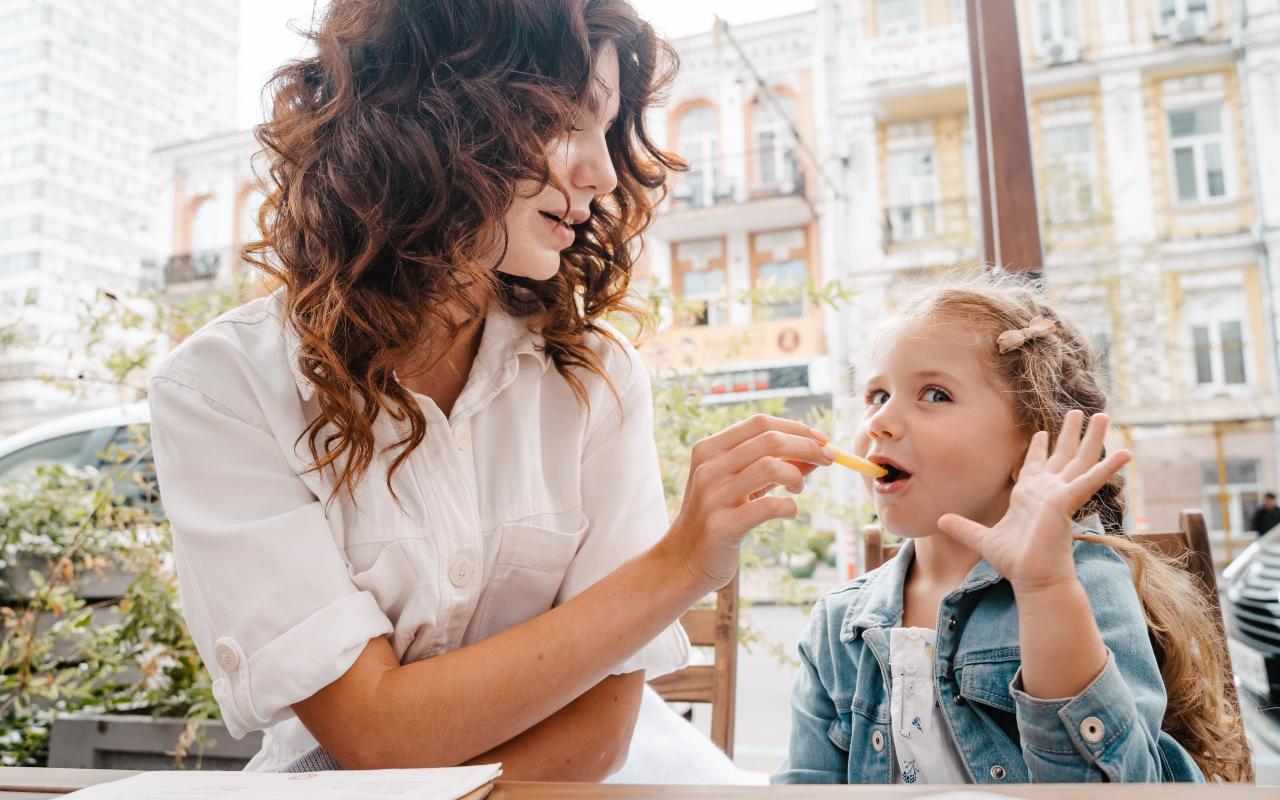 παιδί εστιατόριο 