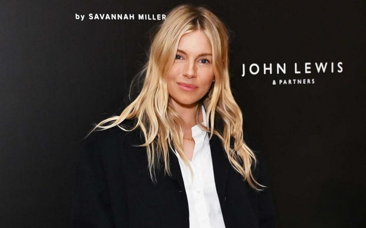 Sienna Miller γέννησε