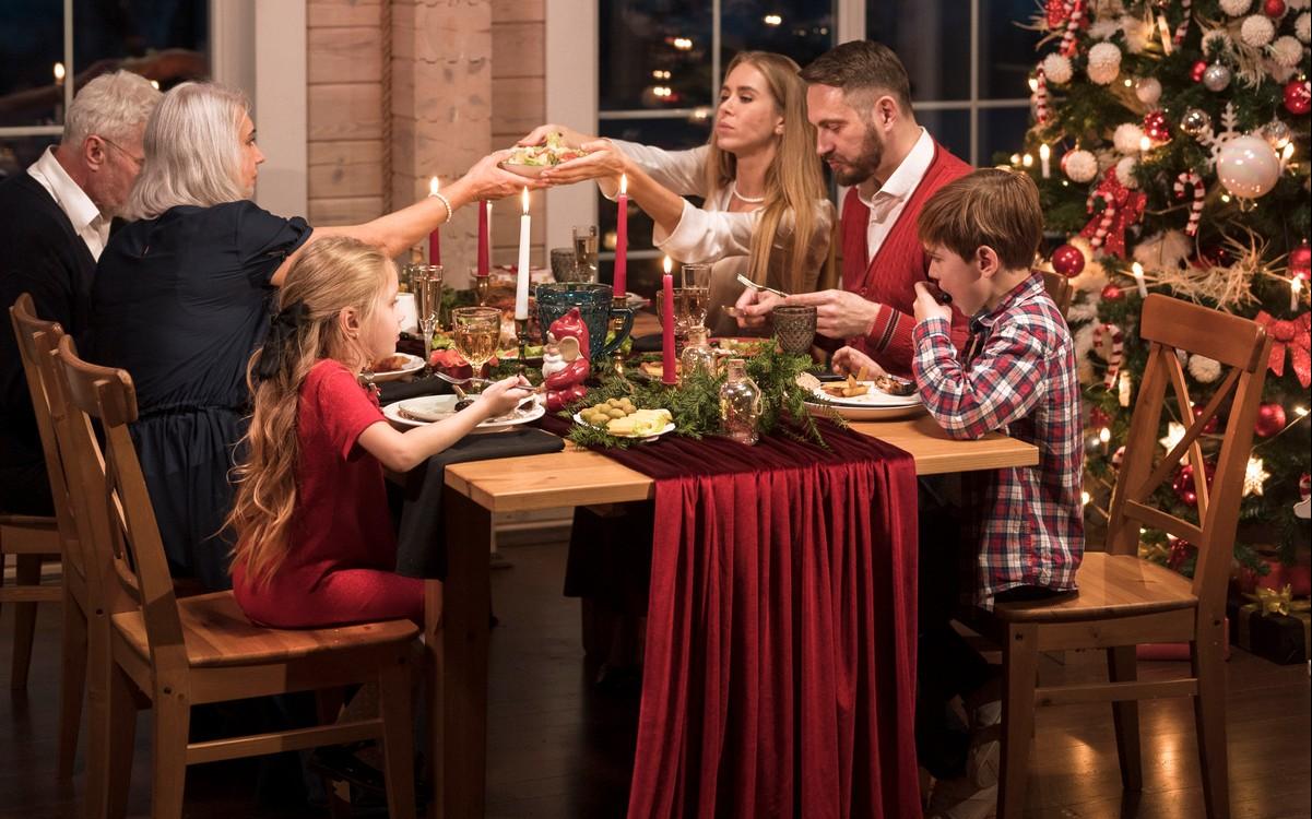 χριστουγεννιάτικο τραπέζι