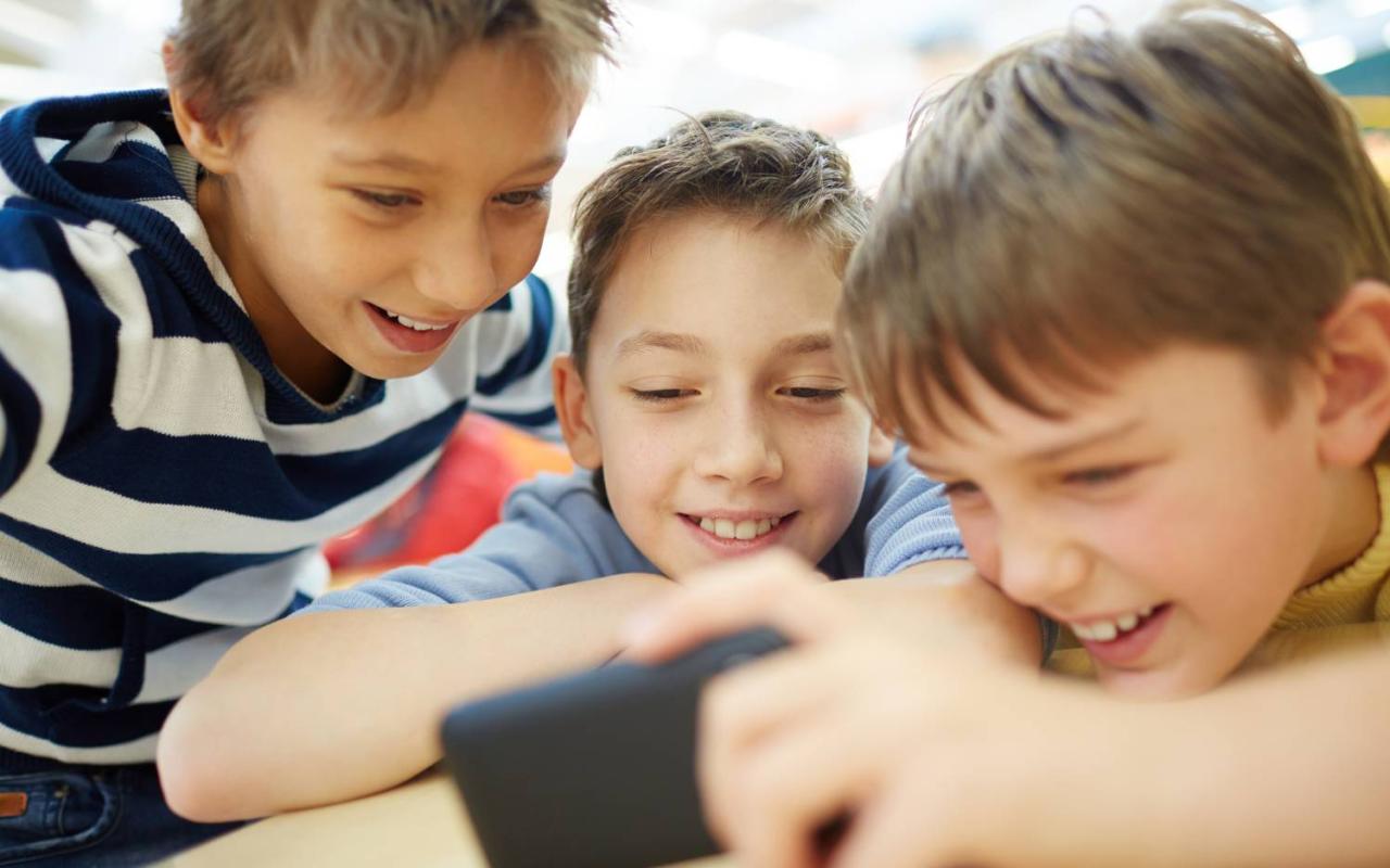 ΤΕΛΟΣ ΤΑ SOCIAL MEDIA ΓΙΑ ΠΑΙΔΙΑ ΚΑΤΩ ΤΩΝ 15 ΕΤΩΝ