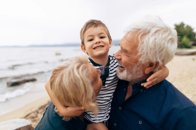 boom-mag-grandparents-grandchild1