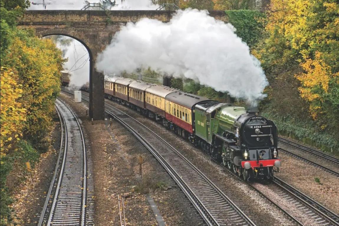 boom-paramithia-sto-treno