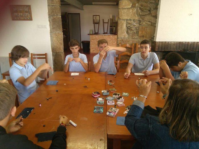 boom σχολείο Ισπανία δουλειές σπιτιού